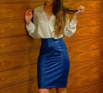 Falda de color azul brillante-Combinar Faldas de Cuero